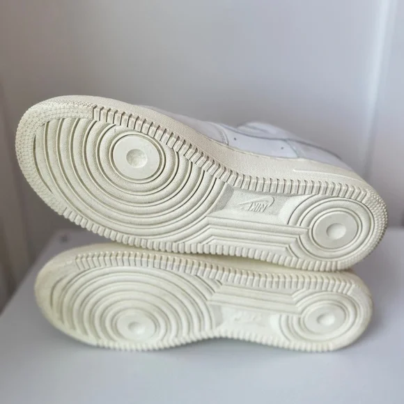 Nike Air Force 1 '07 Sneaker Women's Size 11 - Picture 3 of 9